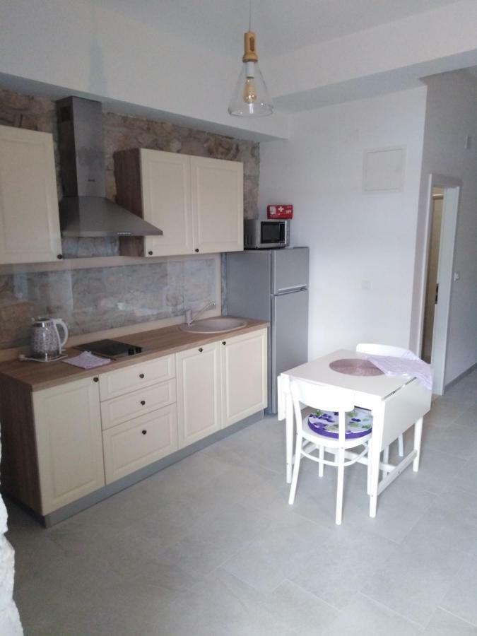 Apartment Iris Drasnice Εξωτερικό φωτογραφία