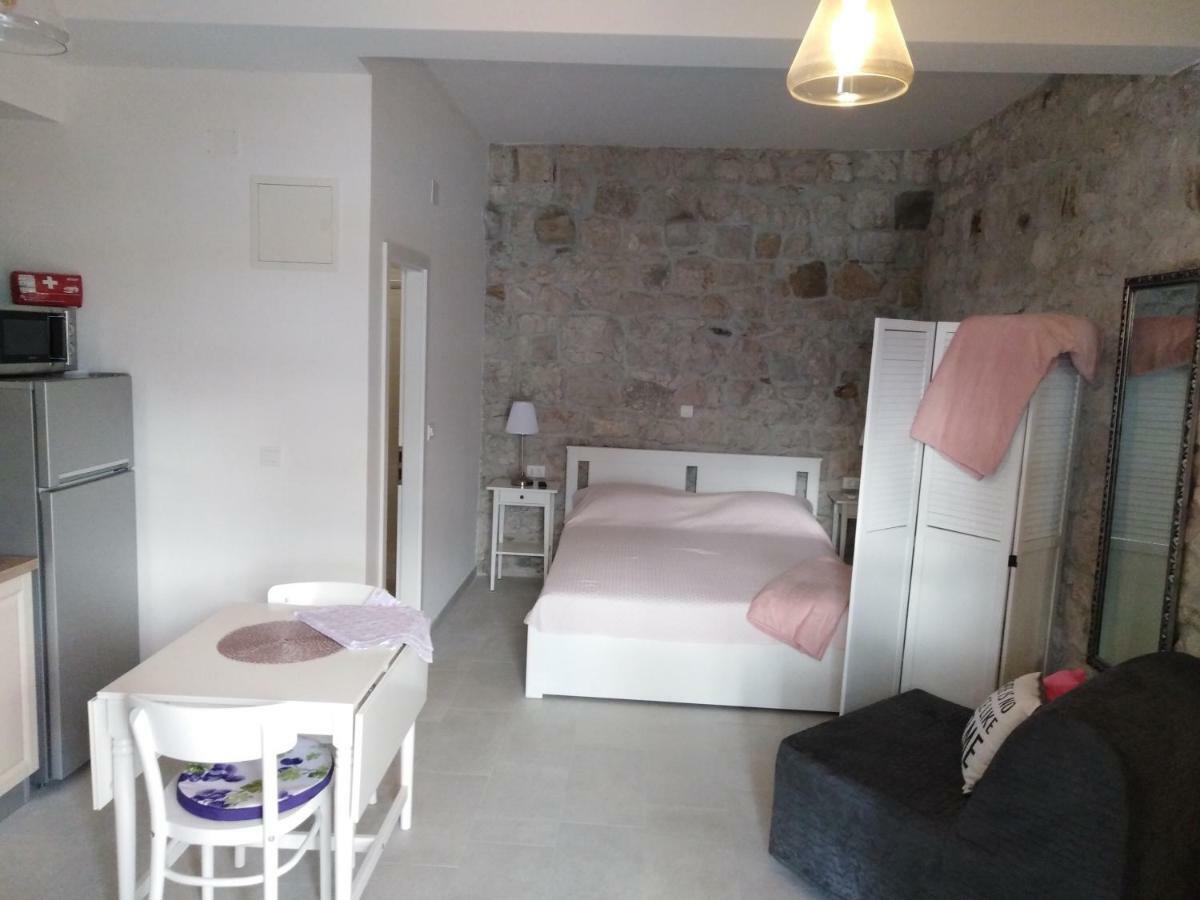 Apartment Iris Drasnice Εξωτερικό φωτογραφία